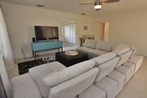 Gorgeous renovation with pool, minutes from beach - Image 3