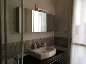 Entire apartment very close to the airport - Image 5