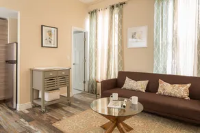 Refined Arts District 1 Bdrm - Image 3