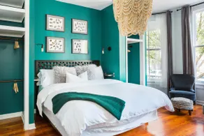 Elegant Victorian Restoration Steps from Forsyth Park - Image 4