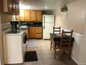 5 miles to Big Cottonwood Canyon! Basement apt. - Image 5