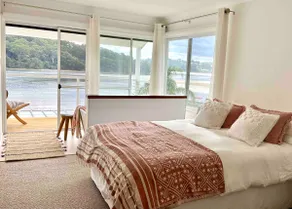 The Sandbar House, Royal National Park, waterfront beach house - Image 2