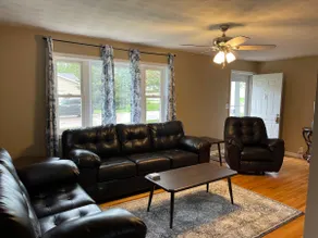 Entire ranch home centrally located in Bettendorf, near bike path and Bett Plex - Image 3