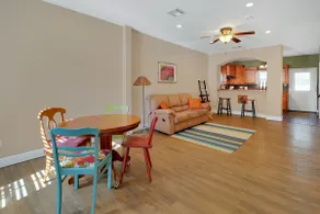 Attractive Lake Charles townhouse, near McNeese - Image 3