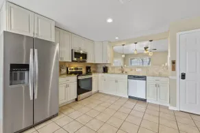 ★Downtown walking distance to night life!!★ - Image 3