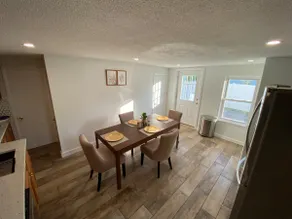 Cheerful and Elegant apartment with Parking - Image 4