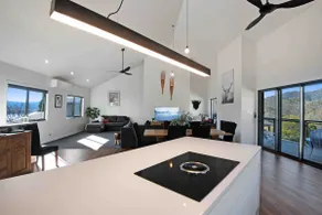 Lakefront@Tyrolean Apartment - Image 3