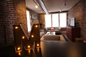 Historic City Views|Free Gated Parking| Walkable - Image 2