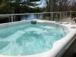 Hot tub, 5 bedrooms- 2hrs from Toronto - Image 4