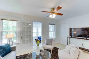 Peaceful Spacious 1BR w Sunroom! - mins to metro - Image 3