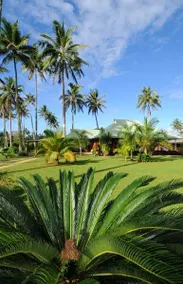 Tropical garden bungalow with pool - Image 5