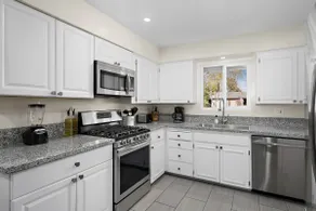 Hidden Gem Upgraded 4/2 in NW Fresno w RV Parking - Image 5