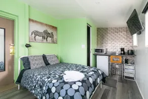 Discounted Suite Due To Hot Tub Repair - Image 5