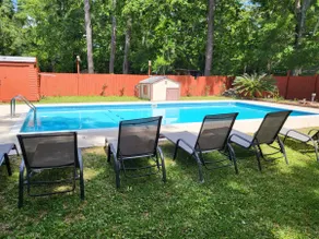 Nice house with pool and wide spaces - Image 5