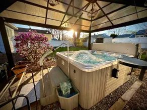 Cozy Colonial - Private Hot Tub & Entire House - Image 3