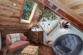 Ravenswood Cottage - art-inspired loft near town - Image 5