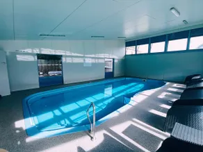 Captains Cove 1st Floor Spa Luxury Apartments - Free Netflix - Image 3