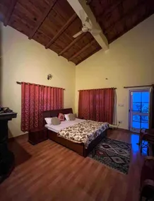 Ekaa: Workation Homestay, 180° Valley Views - Image 4