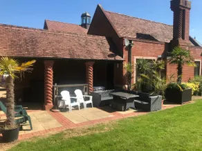 ☆ Self Contained Private Guest Cottage ☆ Sleeps 4 - Image 2