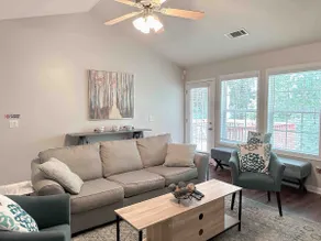 Spacious ranch home near Buford - Image 3