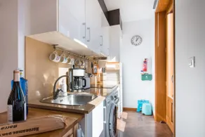 Sunny, New Home Overlooking Vibrant Plaza in Ciutat Vella - Image 5