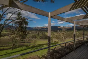 Spectacular vineyard lodge with views! - Image 4