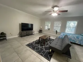 Spacious 4BR Home | Fast WiFi | Temple - Image 3