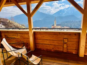 Luxury family Chalet with extraordinary Mountain views - Image 2