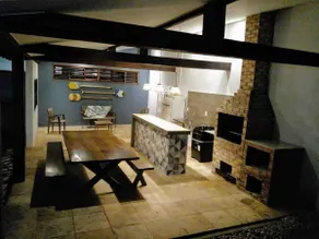 House with swimming pool, Gourmet Kitchen and Sand Court - Image 5