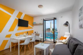 Seafront apartment + BBQ + Boat! - Image 3