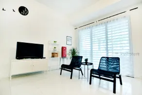 ****Little Green Bird Lakefront Homestay (10Pax) - Image 4