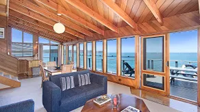 'Seabreeze' a unique Waterfront/Beachside property - Image 5