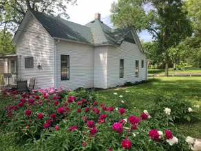 Queen Anne Cottage - Early 1900 - Image 3