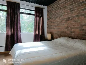 Boutique Loft | Queen, 300Mb and parking - Image 2