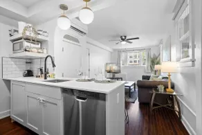 Elegant Central King Suit | 1bed |1bath - Image 4