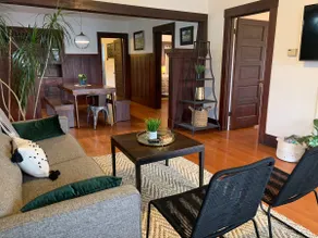 Comfortable & Stylish Arcata Craftsman Bungalow - Image 2