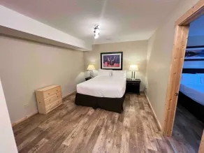 Pet-Friendly Three Bedroom Mountain Cabin - Image 5