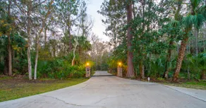 Lake Monroe Mansion - Image 4