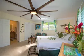 SUITE ALOHA - Play at the Beach - Image 4