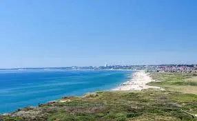 Luxury Beach front modern apartment with sea views - Image 2