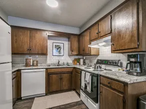 Cozy Stay in Central Edmond - Image 5
