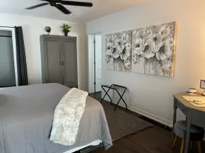 The Bungalow on Broadway - NEW OWNER, SAME CHARM! - Image 4