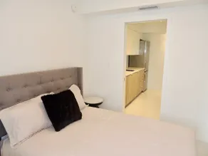 Designer 2-Bed Unit (Sleeps 6) in SoBe Best Area - Image 4