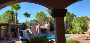 Paradise - pool- 15 minutes to the strip - Image 2