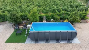 Cottage with Vineyard Pool - Image 5