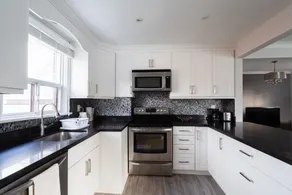 Renovated 3BR Bungalow · Toronto + Parking - Image 2