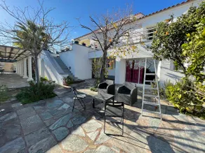 80 m2 apartment in villa with pool next to Bastia - Image 4