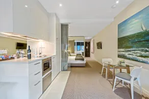Studio Apartment - Image 4