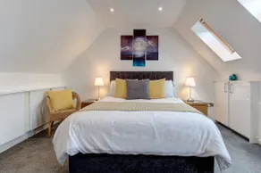 School House Annexe Anstruther, King-sized bedroom - Image 2