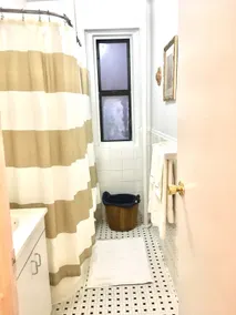 A peaceful place in the heart of Inwood - Image 5